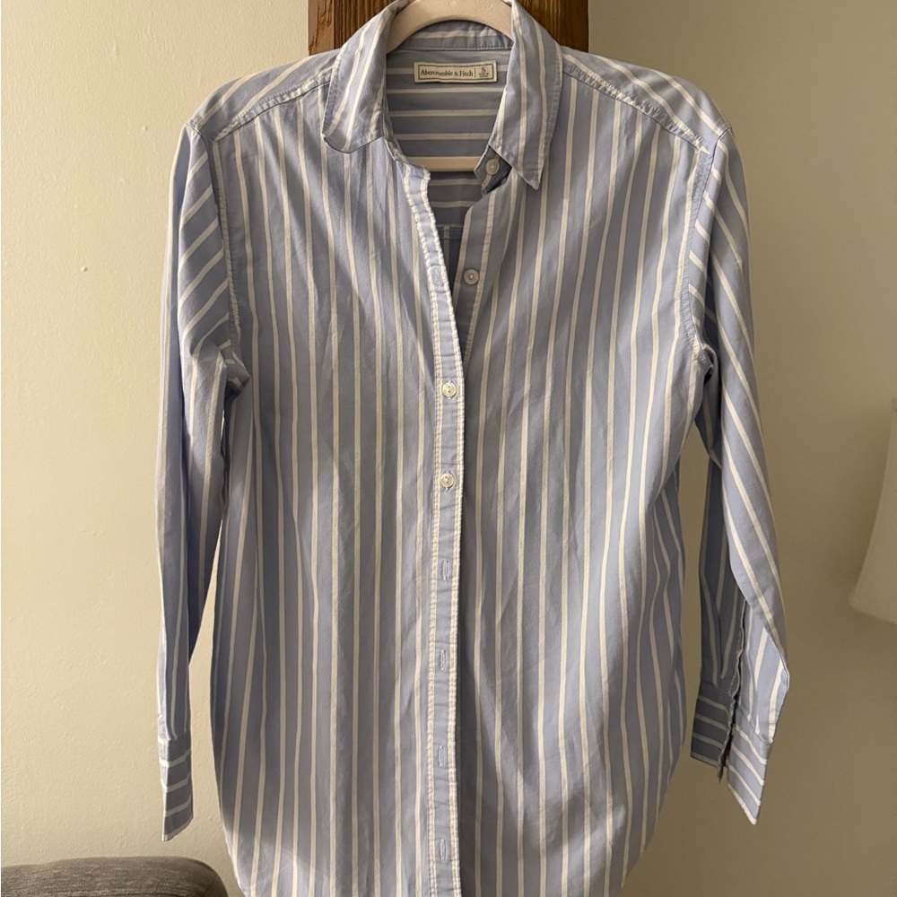 Abercrombie & Fitch Blue and White Striped Button-Down Shirt